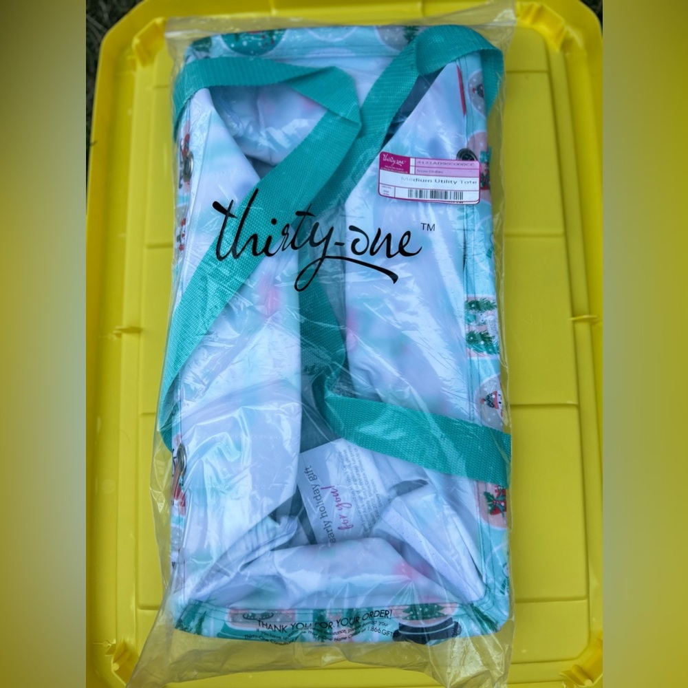 Medium utility tote